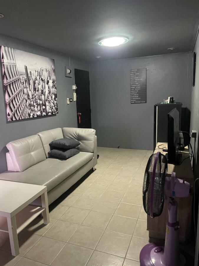 Happy Apple Guesthouse Паттая Екстер'єр фото